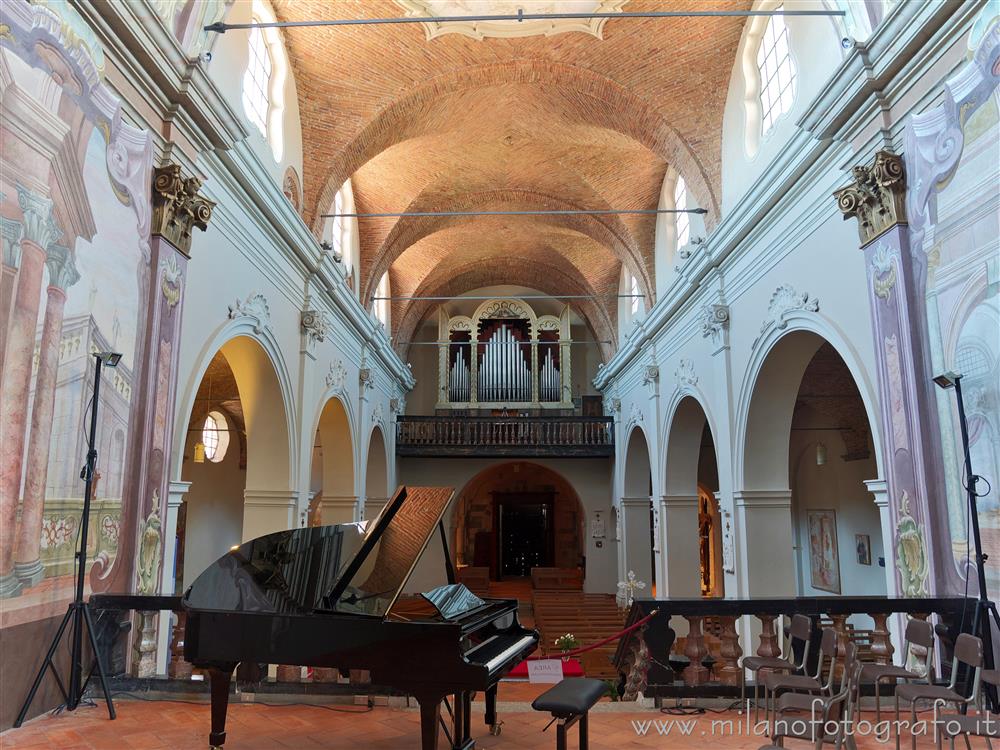 Sesto Calende (Varese, Italy) - Central nave of the Abbey of San Donato
